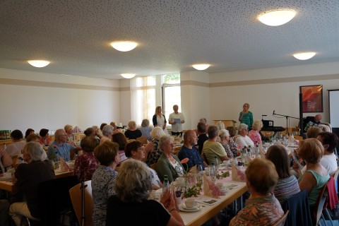 Gemeinsames Sommerfest der Diakonie Hochfranken und ABS St. Lorenz begeistert Senior:innen in Hof