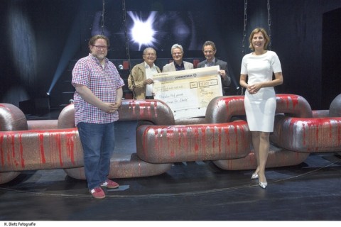 15.000 Euro Spende der Theaterfreunde Hof für die Produktion „Dante“