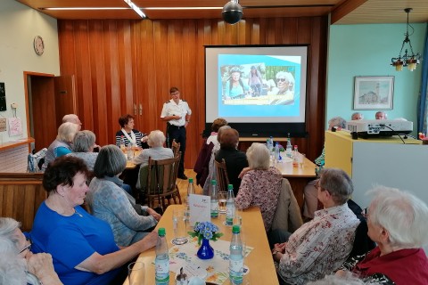 „Senioren als Fußgänger im Straßenverkehr“ und „Rollatortraining“